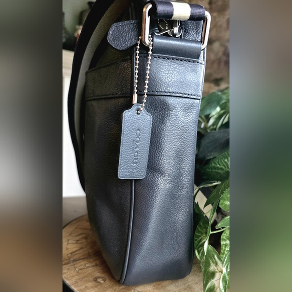 Coach Charles Black Leather Unisex Flight Bag F54782 - Picture 7 of 11